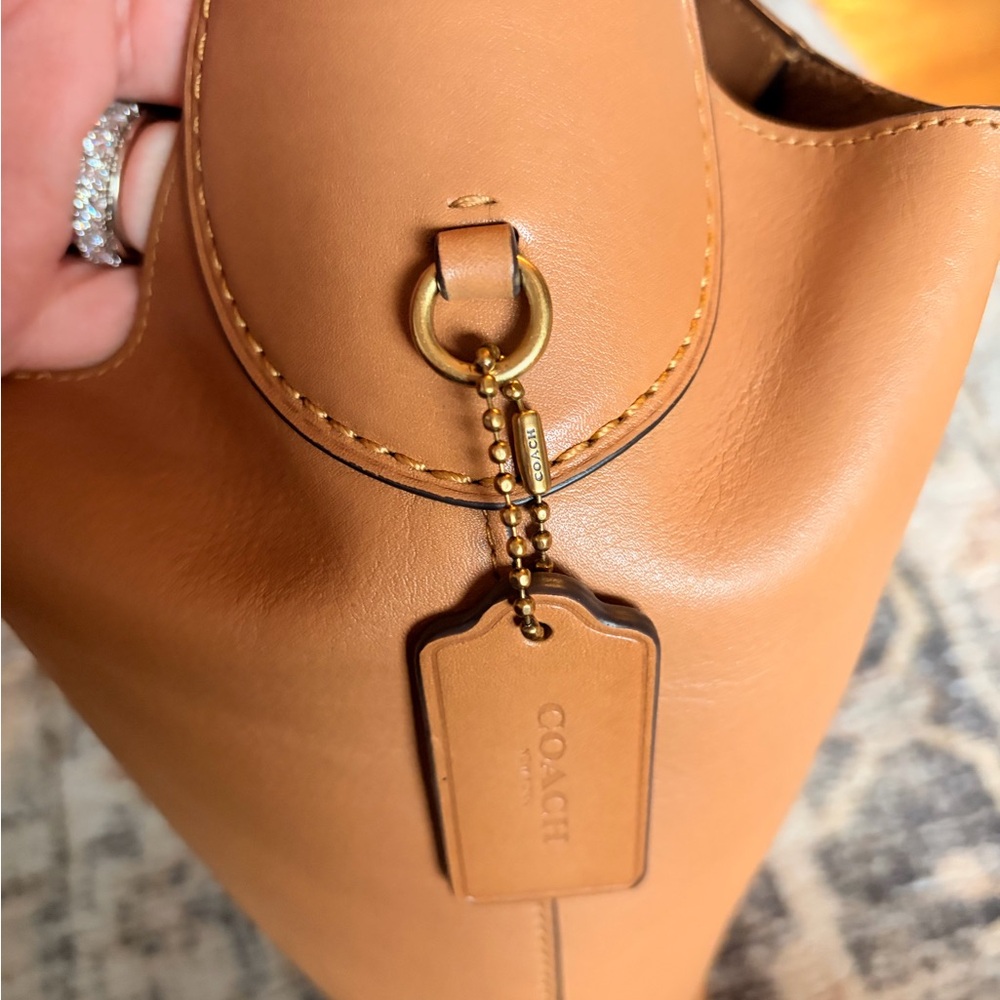 Coach Honey Brown Brooklyn 28 - Picture 10 of 14
